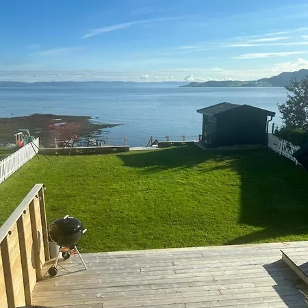 Lykkja - Beautiful Waterfront House Villa