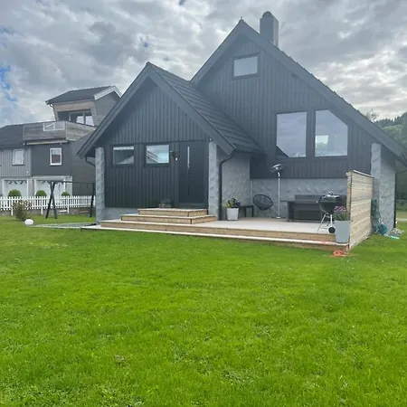Lykkja - Beautiful Waterfront House Villa Viggja