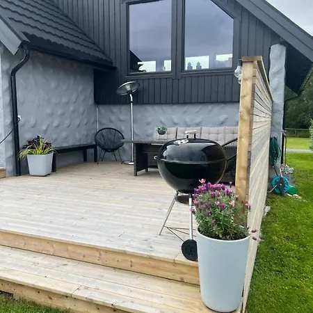 Villa Lykkja - Beautiful Waterfront House