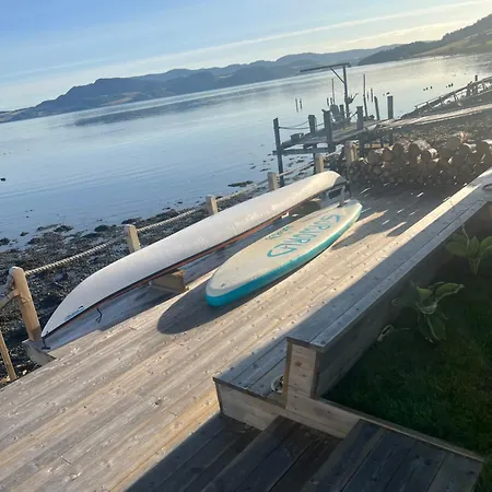 Lykkja - Beautiful Waterfront House